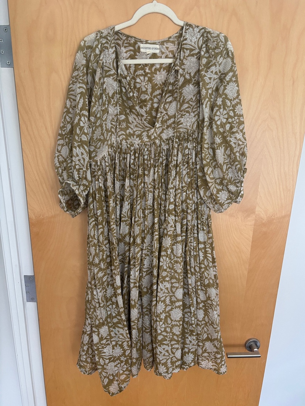 Daughters of India Olive and Cream Floral Long-Sleeve Midi Dress - size small